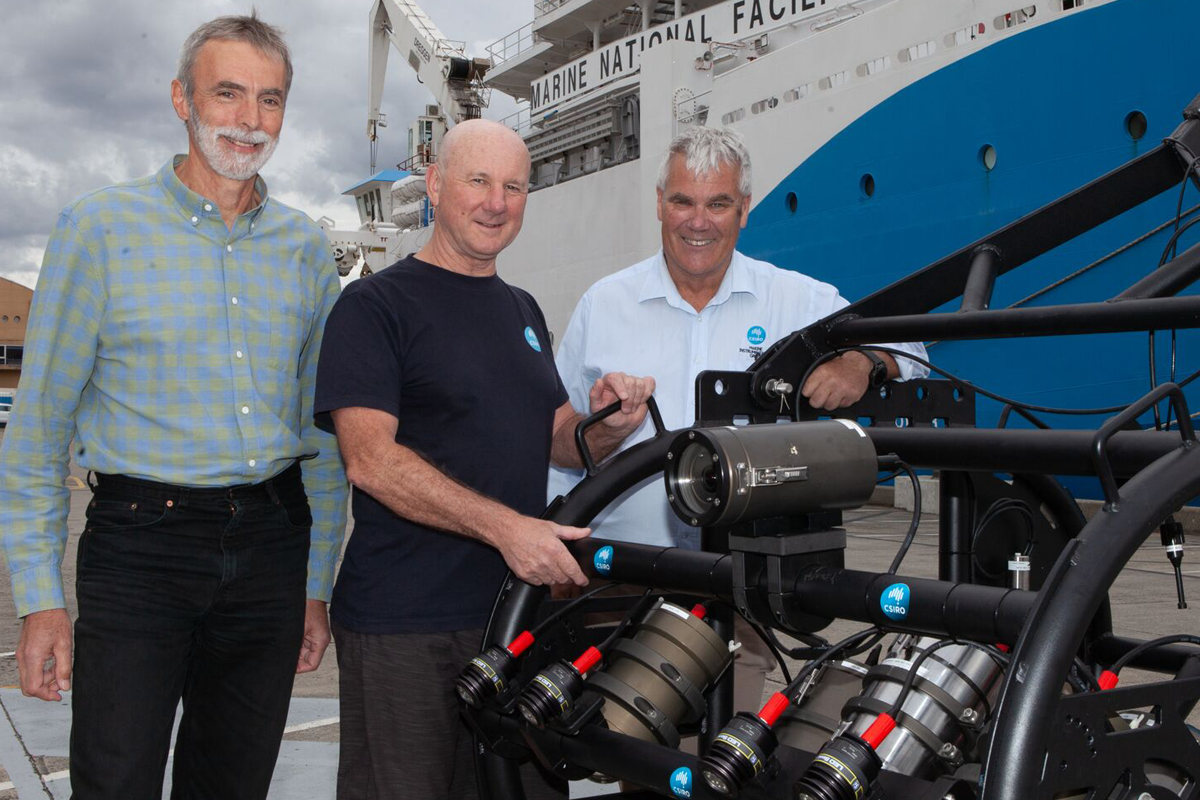 NIc Bax, Alan Williams and Jeff Cordell with the CSIRO deep-tow camera